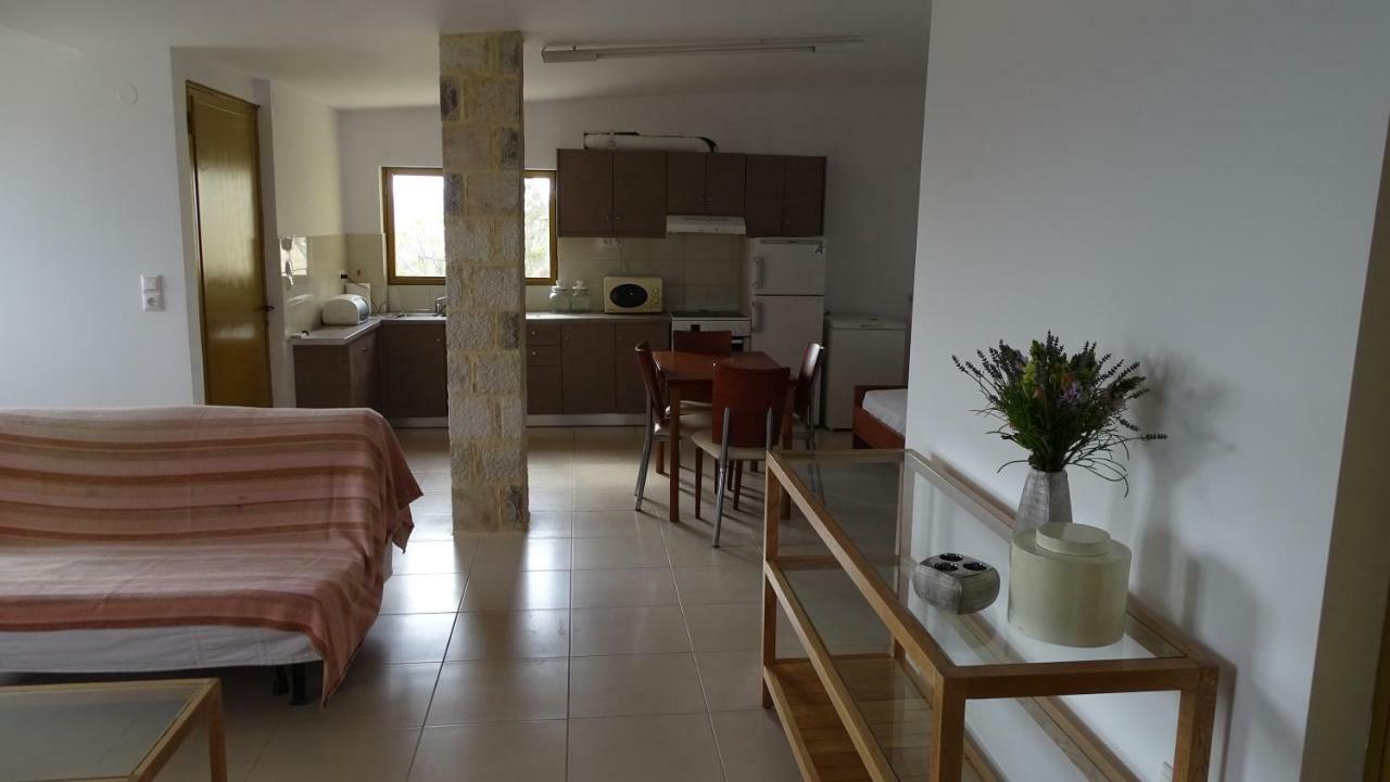 Gaitani Village Lentas Bagian luar foto